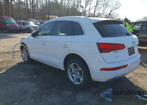 2018 Audi Q5 2.0T Premium/2.0T Tech Premium z USA, uszkodzony, nr VIN WA1BNAFY1J2224312